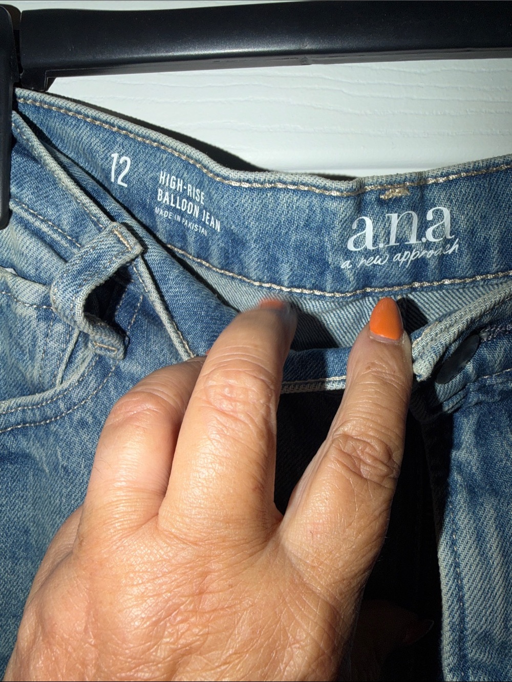a.n.a High-Rise Light Blue Women's Jeans - Picture 3 of 4